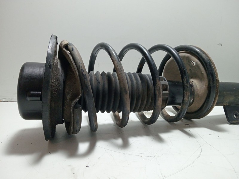 Recambio de amortiguador delantero izquierdo para peugeot 206 berlina 2.0 hdi cat referencia OEM IAM 5202LV  