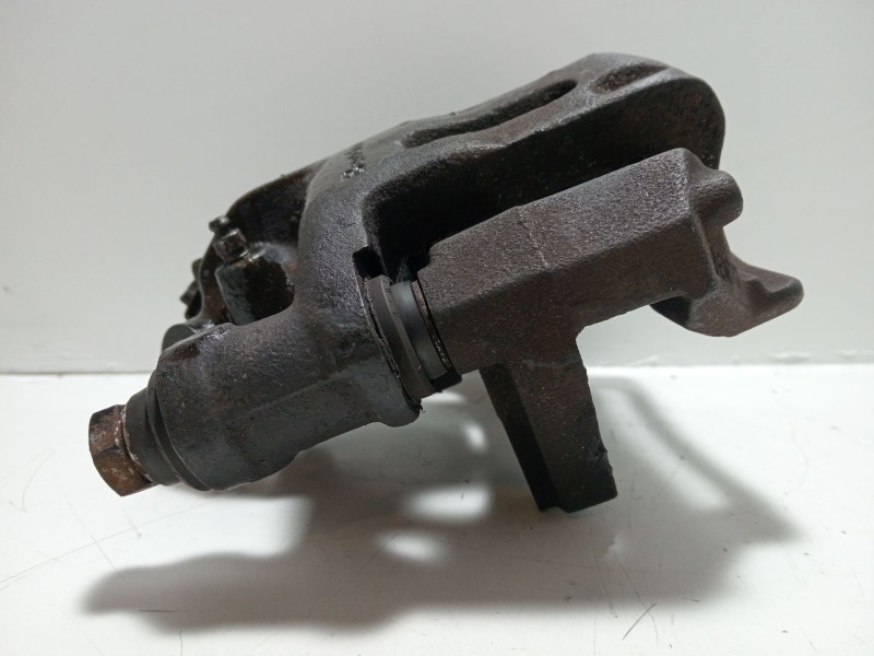 Recambio de pinza freno delantera derecha para fiat scudo caja/chasis (220_) 1.9 d referencia OEM IAM 79567005  