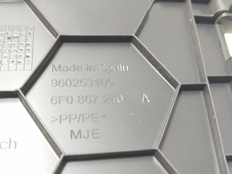 Recambio de moldura para seat ibiza v (kj1, kjg) 1.0 mpi referencia OEM IAM 6F0867240A  