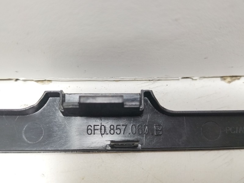 Recambio de moldura para seat ibiza v (kj1, kjg) 1.0 mpi referencia OEM IAM 6F0857060B  