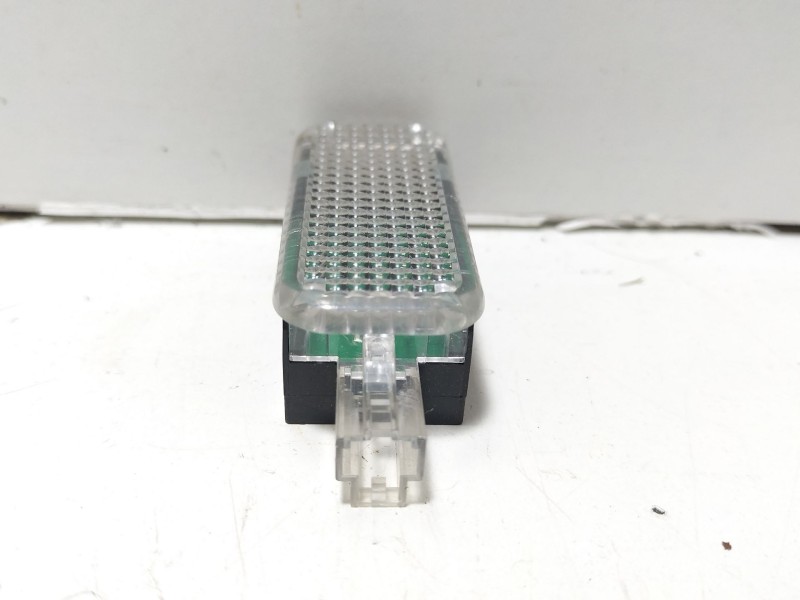 Recambio de piloto matricula para seat ibiza v (kj1, kjg) 1.0 mpi referencia OEM IAM 4E0947415  