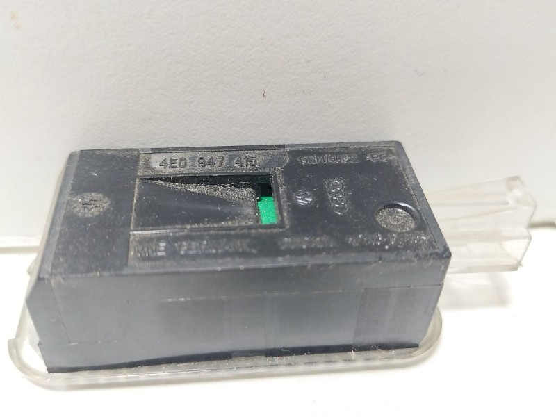 Recambio de piloto matricula para seat ibiza v (kj1, kjg) 1.0 mpi referencia OEM IAM 4E0947415  