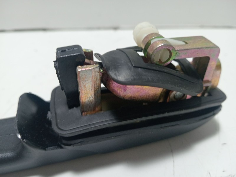 Recambio de maneta exterior trasera izquierda para fiat brava (182) 16v 80 clima referencia OEM IAM 330898P-RL  