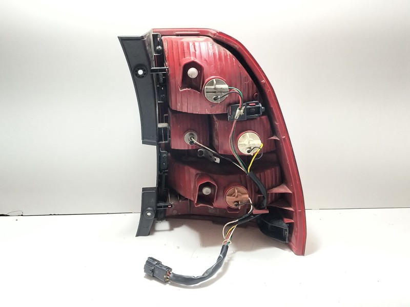 Recambio de piloto trasero izquierdo para kia sportage ii (je_, km_) 2.0 crdi referencia OEM IAM 924011F010  