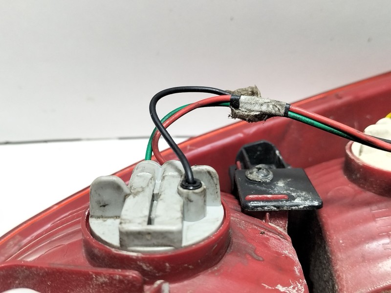 Recambio de piloto trasero izquierdo para kia sportage ii (je_, km_) 2.0 crdi referencia OEM IAM 924011F010  