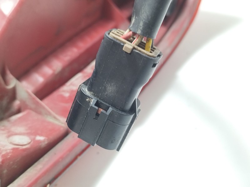 Recambio de piloto trasero izquierdo para kia sportage ii (je_, km_) 2.0 crdi referencia OEM IAM 924011F010  