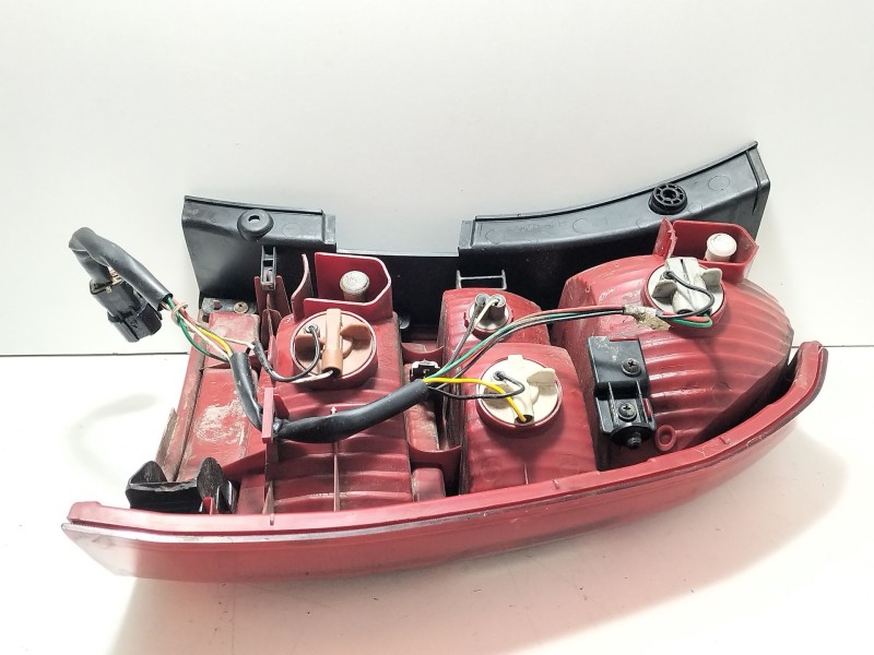 Recambio de piloto trasero izquierdo para kia sportage ii (je_, km_) 2.0 crdi referencia OEM IAM 924011F010  