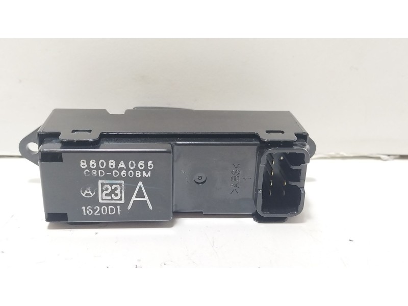 Recambio de mando elevalunas delantero derecho para mitsubishi lancer viii (cy_a, cz_a) 2.0 di-d (cy8a) referencia OEM IAM 8608A