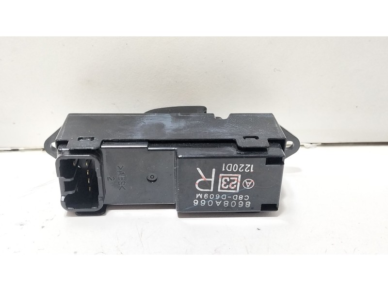 Recambio de mando elevalunas trasero derecho para mitsubishi lancer viii (cy_a, cz_a) 2.0 di-d (cy8a) referencia OEM IAM 8608A06