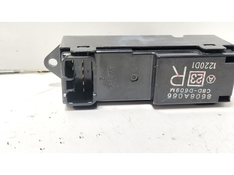 Recambio de mando elevalunas trasero derecho para mitsubishi lancer viii (cy_a, cz_a) 2.0 di-d (cy8a) referencia OEM IAM 8608A06