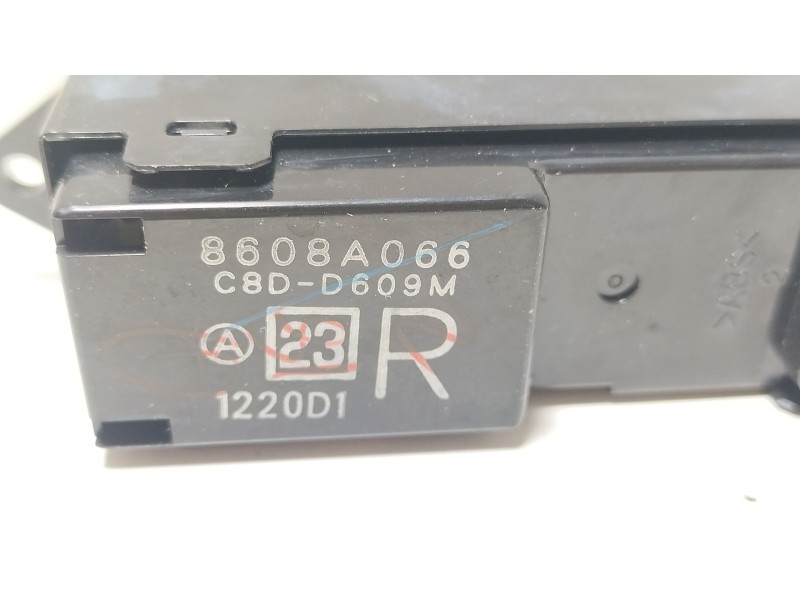 Recambio de mando elevalunas trasero derecho para mitsubishi lancer viii (cy_a, cz_a) 2.0 di-d (cy8a) referencia OEM IAM 8608A06