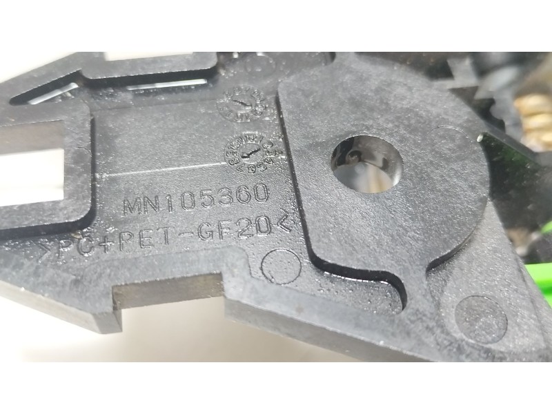 Recambio de maneta interior delantera derecha para mitsubishi lancer viii (cy_a, cz_a) 2.0 di-d (cy8a) referencia OEM IAM MN1053