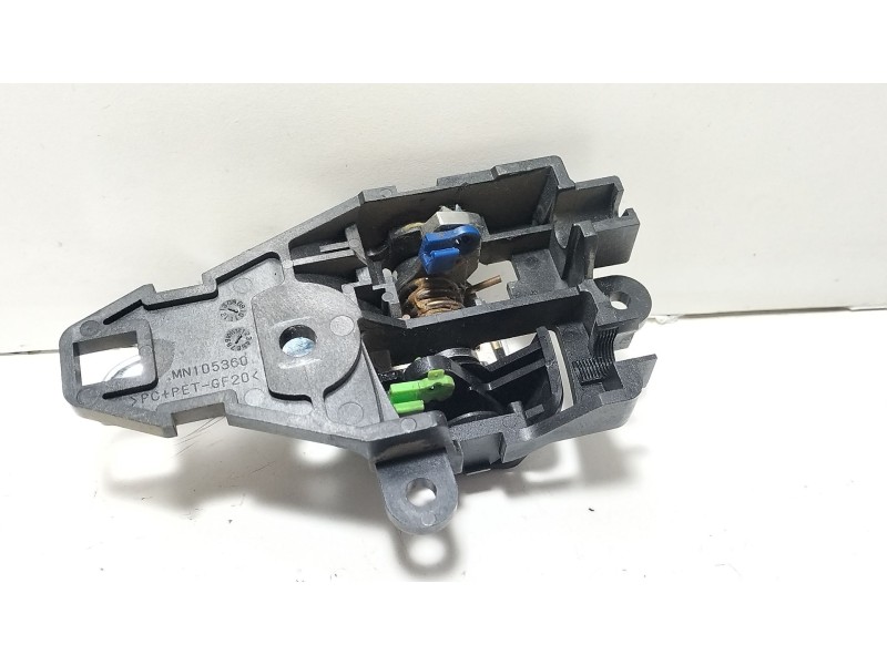 Recambio de maneta interior trasera derecha para mitsubishi lancer viii (cy_a, cz_a) 2.0 di-d (cy8a) referencia OEM IAM MN105360