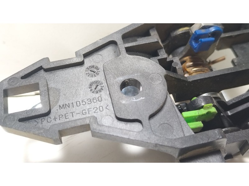 Recambio de maneta interior trasera derecha para mitsubishi lancer viii (cy_a, cz_a) 2.0 di-d (cy8a) referencia OEM IAM MN105360