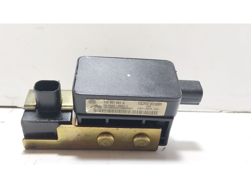 Recambio de sensor para volkswagen golf iv (1j1) 1.9 tdi referencia OEM IAM 1J0907657A  