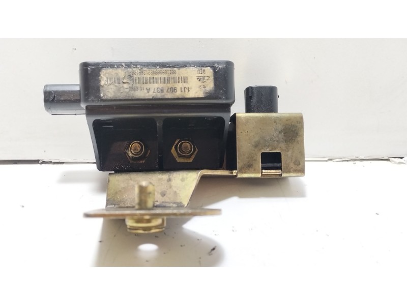 Recambio de sensor para volkswagen golf iv (1j1) 1.9 tdi referencia OEM IAM 1J0907657A  