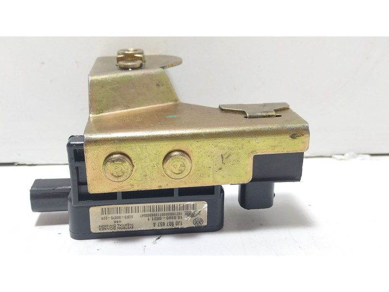 Recambio de sensor para volkswagen golf iv (1j1) 1.9 tdi referencia OEM IAM 1J0907657A  