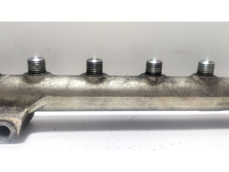 Recambio de rampa inyectora para hyundai tucson (jm) 2.0 crdi cat referencia OEM IAM 0445214085  