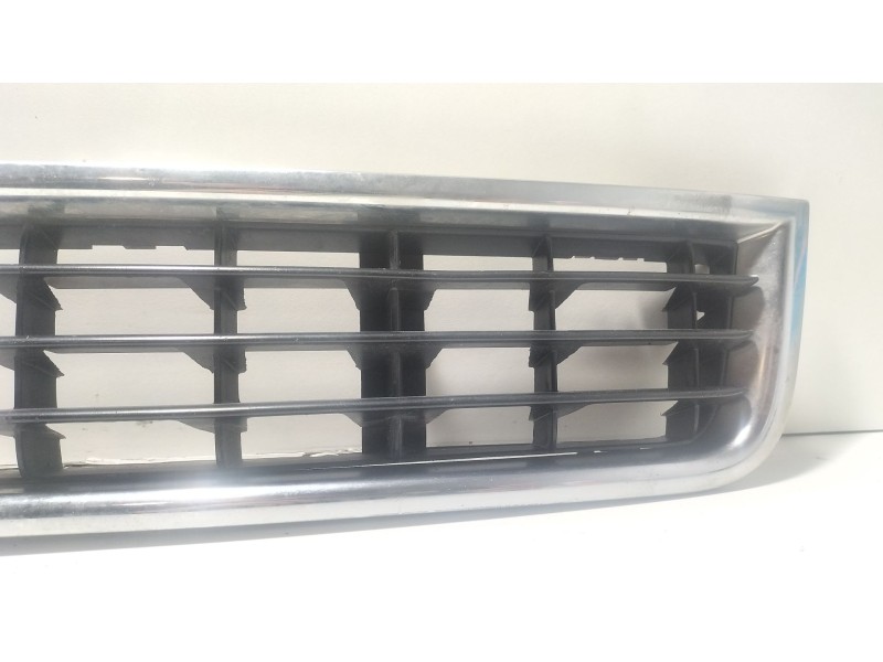 Recambio de rejilla delantera para audi a4 berlina (8e) 2.0 20v cat (alt) referencia OEM IAM 8E0807647  