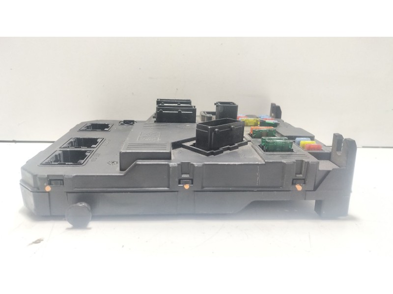 Recambio de caja reles / fusibles para citroën xsara picasso hdi 110 fap sx referencia OEM IAM 9657999780  