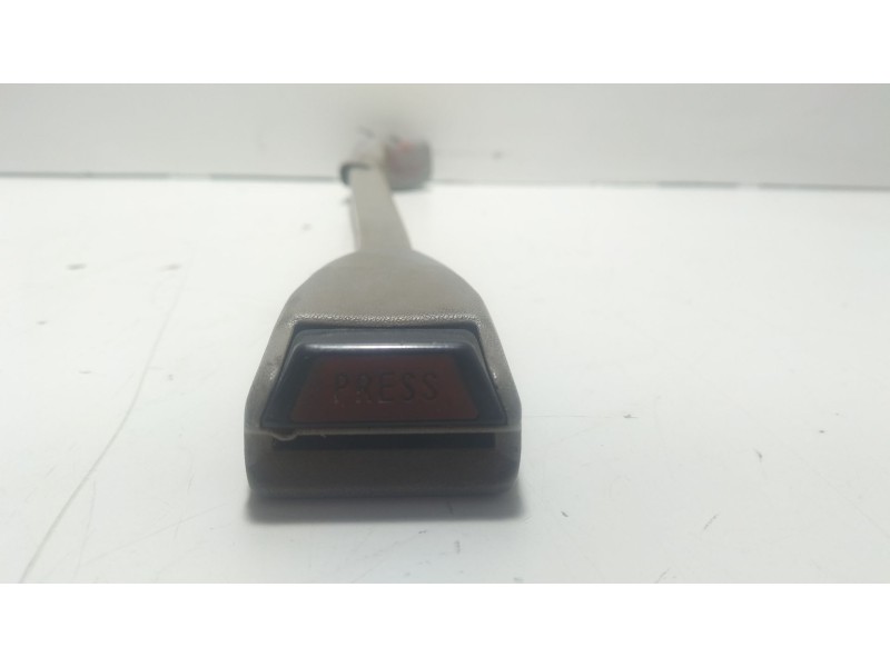 Recambio de anclaje cinturon delantero izquierdo para mitsubishi montero (l040) 2300 td (2-ptas.) referencia OEM IAM 001225F5  