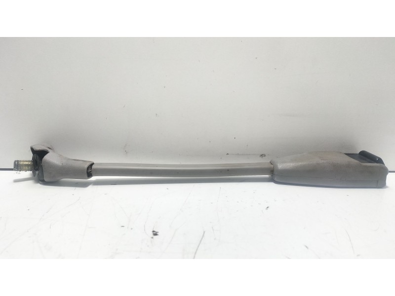 Recambio de anclaje cinturon delantero izquierdo para mitsubishi montero (l040) 2300 td (2-ptas.) referencia OEM IAM 001225F5  