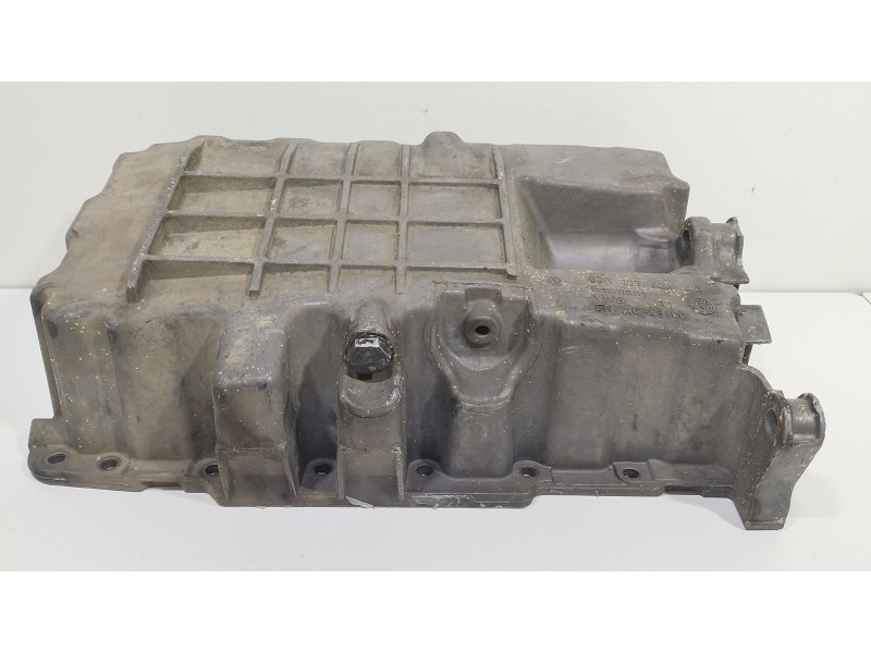 Recambio de carter para chrysler sebring (js) 2.0 crd referencia OEM IAM 03G103603AA  