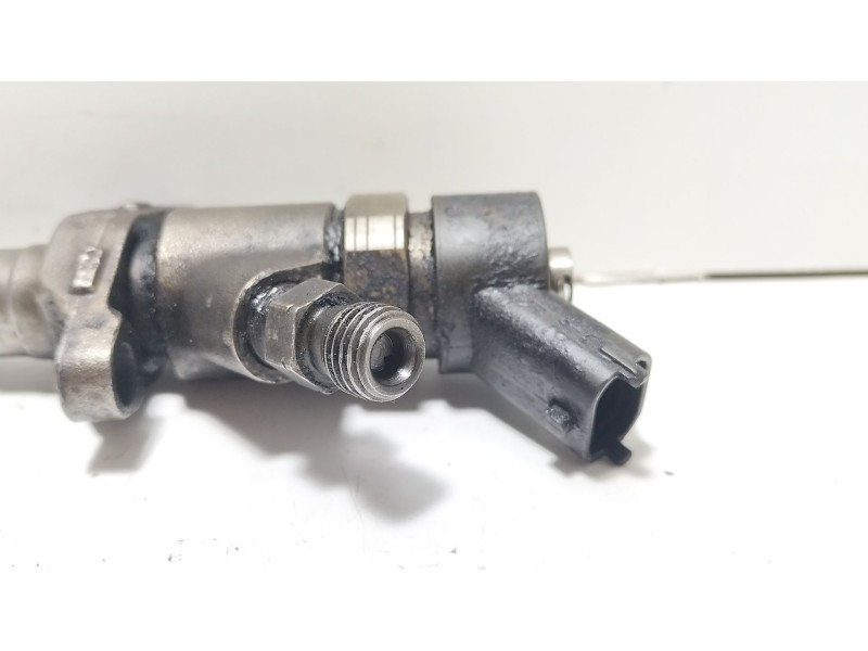 Recambio de inyector para ford focus c-max (cap) ambiente (d) referencia OEM IAM 0445110188  