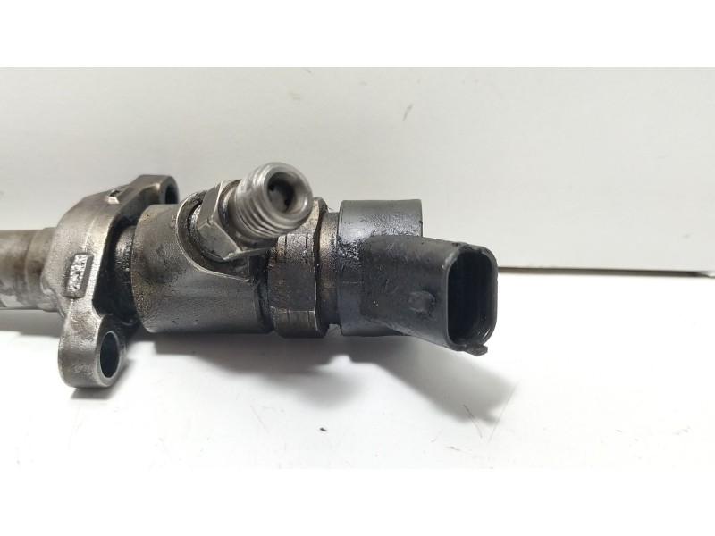 Recambio de inyector para ford focus c-max (cap) ambiente (d) referencia OEM IAM 0445110188  