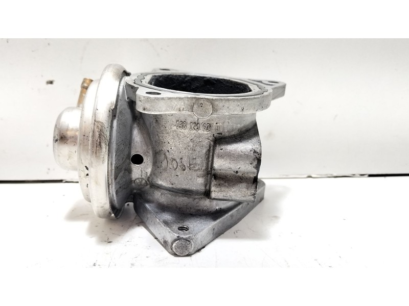 Recambio de valvula egr para volkswagen golf v (1k1) 2.0 tdi 16v referencia OEM IAM 038129637D  