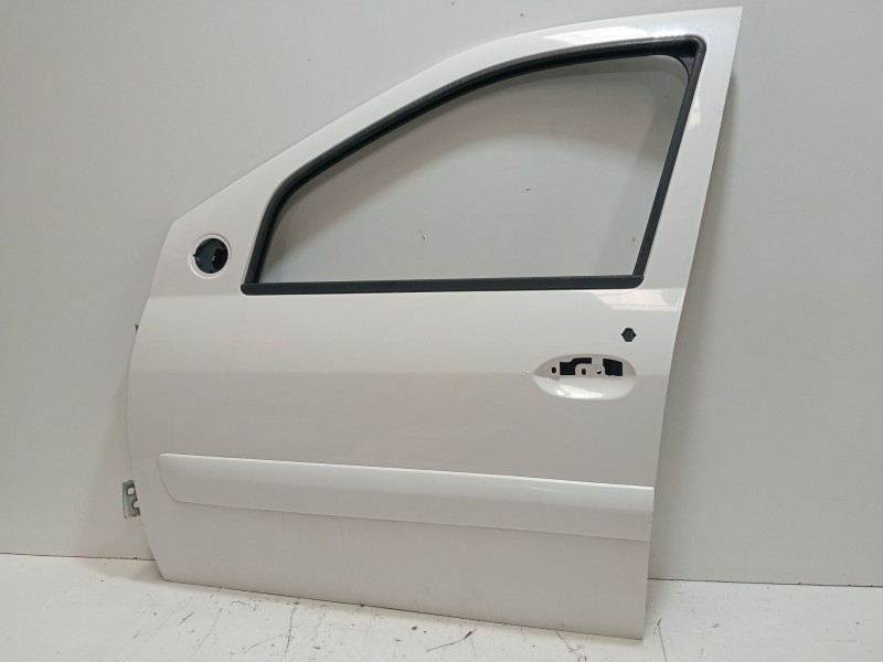 Recambio de puerta delantera izquierda para dacia logan referencia OEM IAM 801016598R  