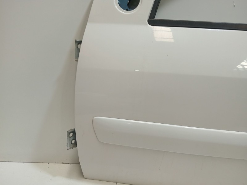 Recambio de puerta delantera izquierda para dacia logan referencia OEM IAM 801016598R  