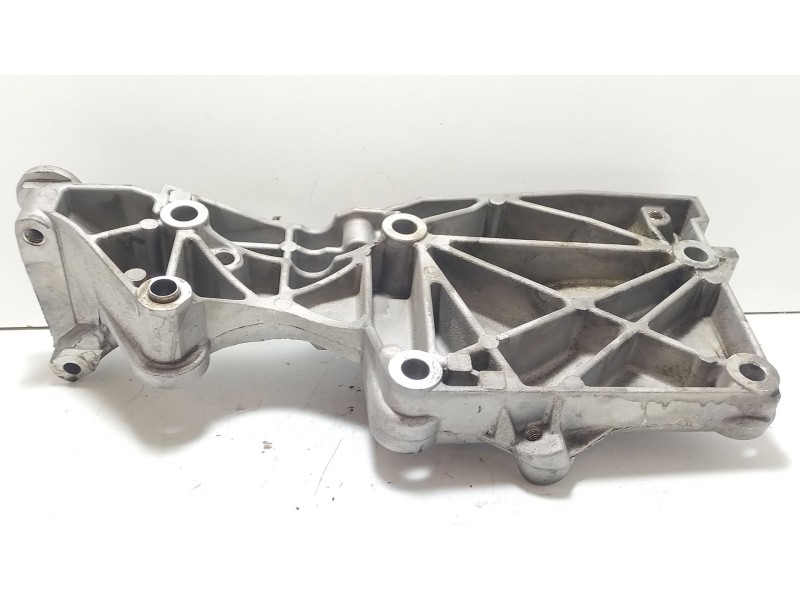 Recambio de soporte alternador para volkswagen golf v berlina (1k1) highline referencia OEM IAM 03G903143A  