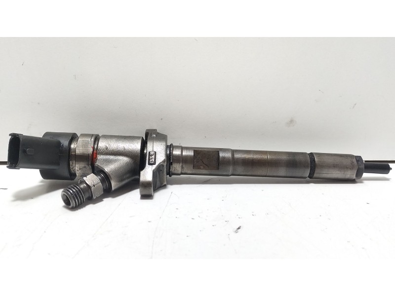 Recambio de inyector para ford focus c-max (cap) ambiente (d) referencia OEM IAM 0445110188  