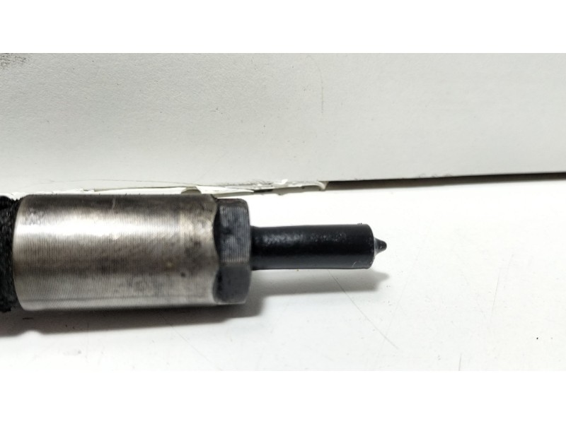 Recambio de inyector para ford focus c-max (cap) ambiente (d) referencia OEM IAM 0445110188  