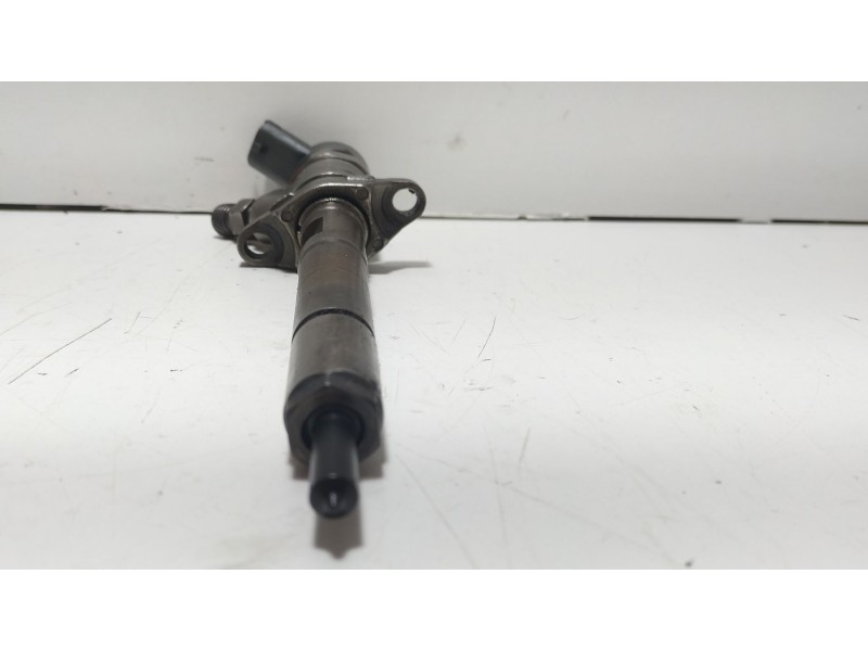Recambio de inyector para ford focus c-max (cap) ambiente (d) referencia OEM IAM 0445110188  