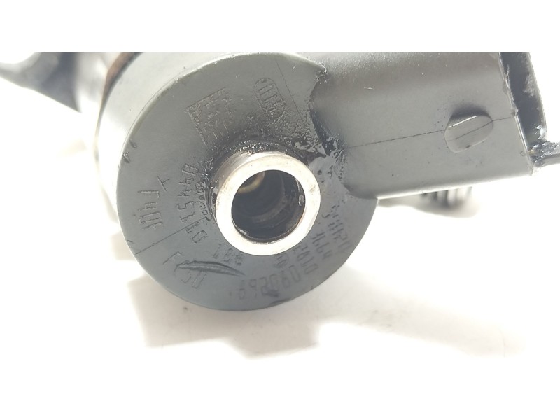 Recambio de inyector para ford focus c-max (cap) ambiente (d) referencia OEM IAM 0445110188  