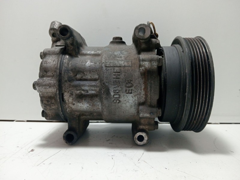 Recambio de compresor aire acondicionado para renault clio ii (bb_, cb_) 1.5 dci referencia OEM IAM 8200315744  