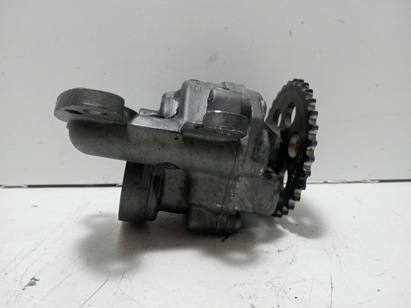 Recambio de bomba aceite para ford transit caja cerrada ´06 2.4 tdci cat referencia OEM IAM 1C1Q6600  