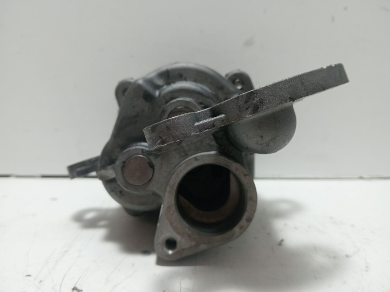 Recambio de bomba aceite para ford transit caja cerrada ´06 2.4 tdci cat referencia OEM IAM 1C1Q6600  