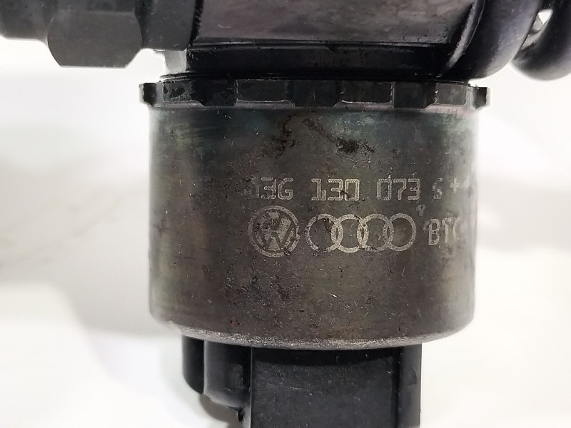 Recambio de inyector para seat leon (1p1) 2.0 tdi referencia OEM IAM 03G130073G  