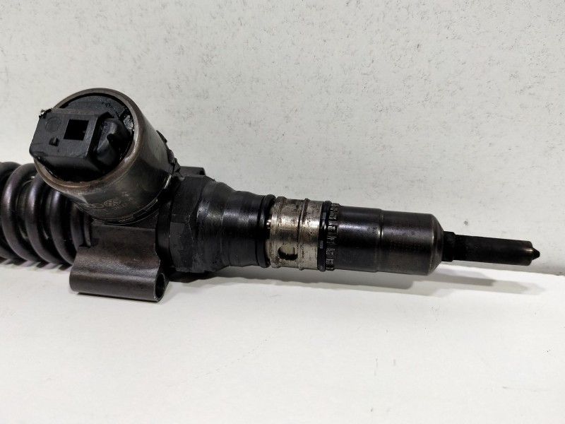 Recambio de inyector para seat leon (1p1) 2.0 tdi referencia OEM IAM 03G130073G  