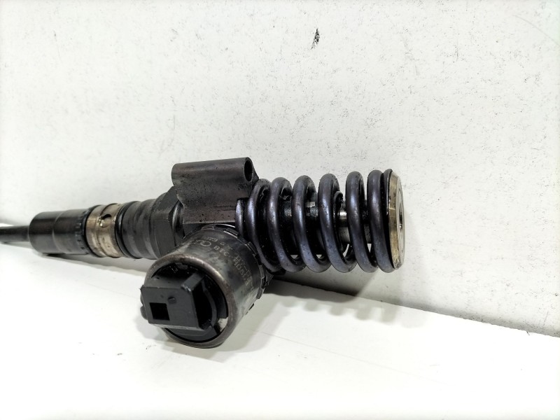 Recambio de inyector para seat leon (1p1) 2.0 tdi referencia OEM IAM 03G130073G  