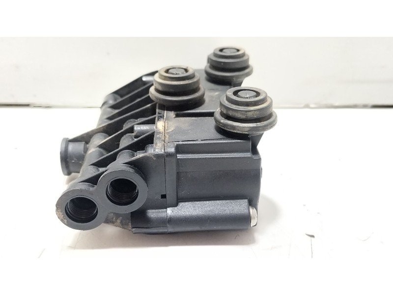 Recambio de valvula aire adicional para land rover discovery iv (l319) 3.0 sdv6 4x4 referencia OEM IAM RVH000095  