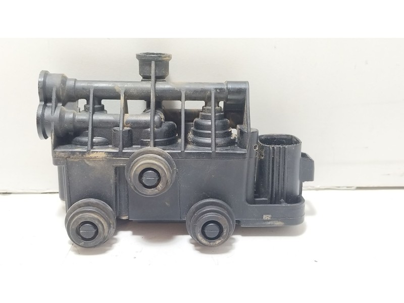 Recambio de valvula aire adicional para land rover discovery iv (l319) 3.0 sdv6 4x4 referencia OEM IAM RVH000095  