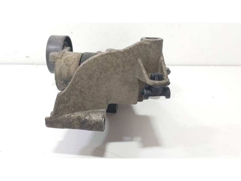 Recambio de soporte alternador para renault megane ii berlina 5p 1.5 dci diesel referencia OEM IAM 8200279705  