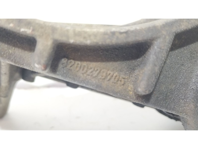 Recambio de soporte alternador para renault megane ii berlina 5p 1.5 dci diesel referencia OEM IAM 8200279705  