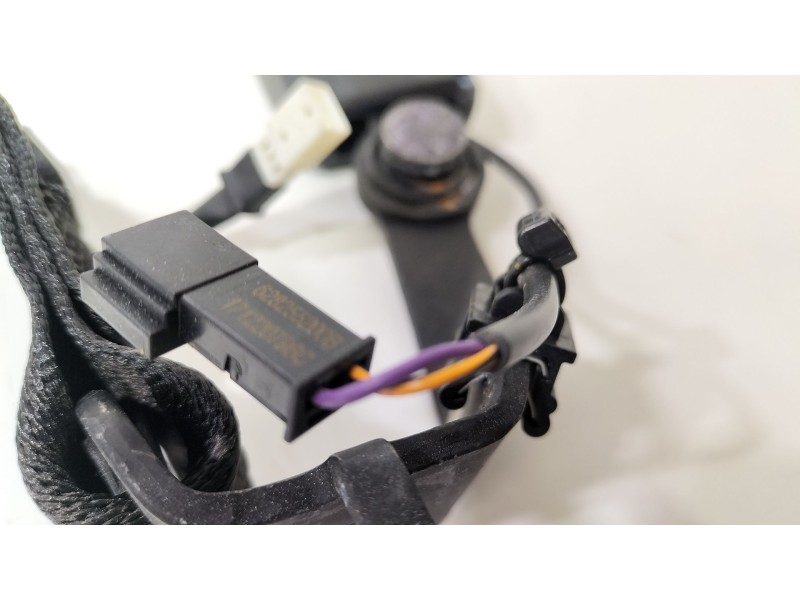 Recambio de anclaje cinturon central para bmw 3 (f30, f80) 318 d referencia OEM IAM 627533300E  