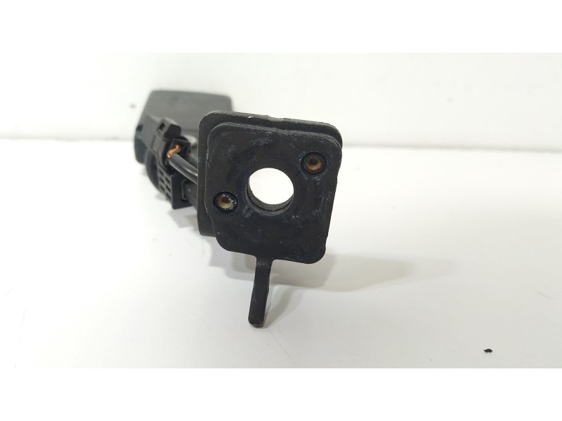 Recambio de anclaje cinturon trasero izquierdo para bmw 3 (f30, f80) 318 d referencia OEM IAM 627533900E  