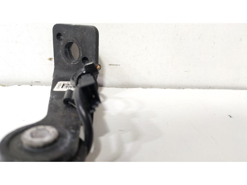 Recambio de anclaje cinturon trasero izquierdo para bmw 3 (f30, f80) 318 d referencia OEM IAM 627533900E  